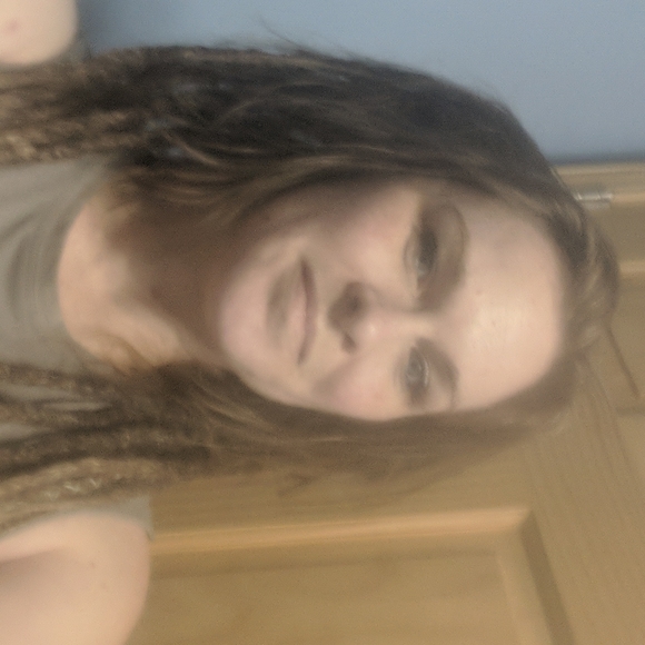 Meet your Posher, Lacy - Picture 3 of 3